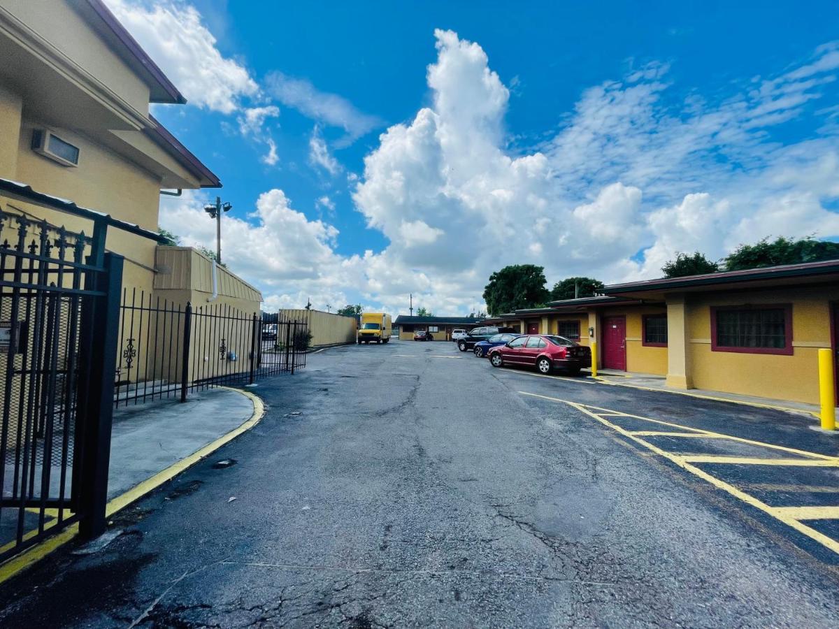 Royal Palms Motel & Rv Park New Orleans Buitenkant foto